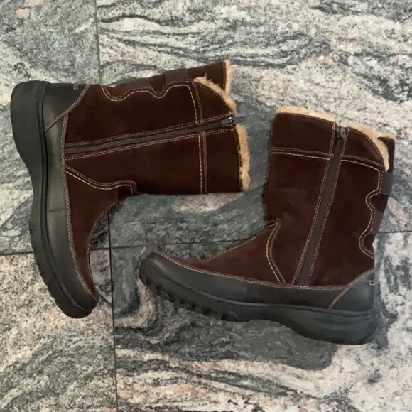 Clarks Boots Winter Leather Suede Women’s Size 9.5 Medium Brown Comfort Warm - Picture 9 of 13